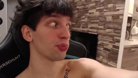 Snapshot of teddy_mode chatting on 11.18.25 Teddy online show from 11.18.25