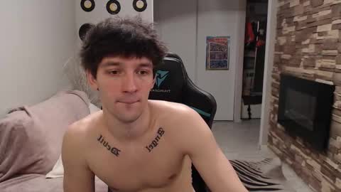 Snapshot of teddy_mode chatting on 11.21.25 Teddy online show from 11.21.25