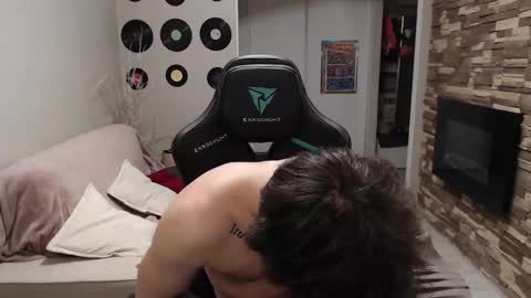 Snapshot of teddy_mode chatting on 11.22.25 Teddy online show from 11.22.25