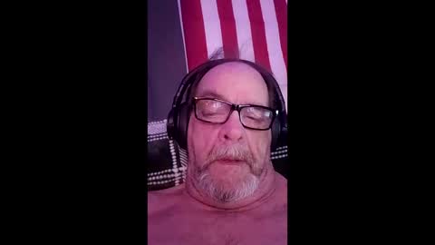 Snapshot of tedestep2 chatting on 04.12.26 tedestep2 online show from 04.12.26