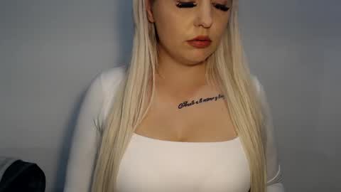 Teeyara  online show from 11.26.25