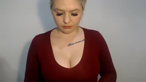 Teeyara  online show from 02.14.26