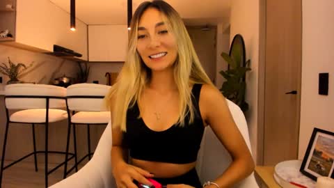Amy No penetration Virgiin giirl online show from 02.26.25