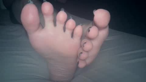 Viv West online show from 12.17.25