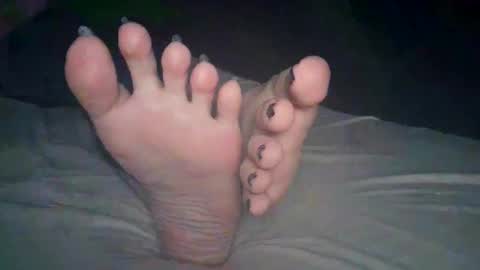 Viv West online show from 12.18.25