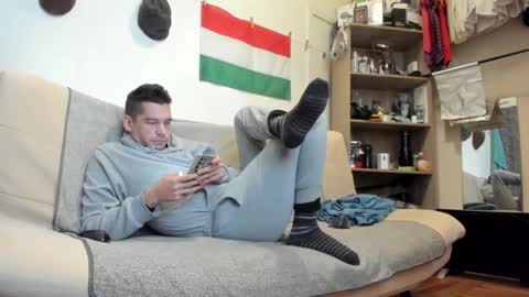 Virg Lszl online show from 12.18.25