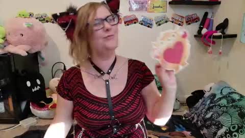 Pixie and Tentacle Overlord online show from 02.02.26