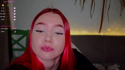 Snapshot of tendersea chatting on 12.01.25 inst r0seamber0 online show from 12.01.25