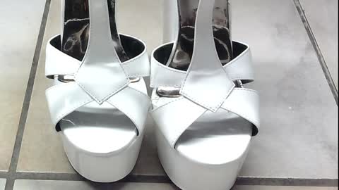 Snapshot of teninchheels chatting on 12.02.24 teninchheels online show from 12.02.24