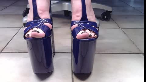 Snapshot of teninchheels chatting on 01.31.25 teninchheels online show from 01.31.25