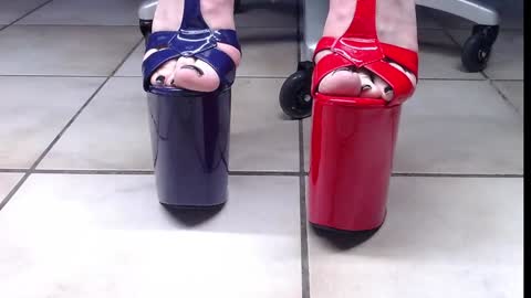 Snapshot of teninchheels chatting on 02.01.25 teninchheels online show from 02.01.25