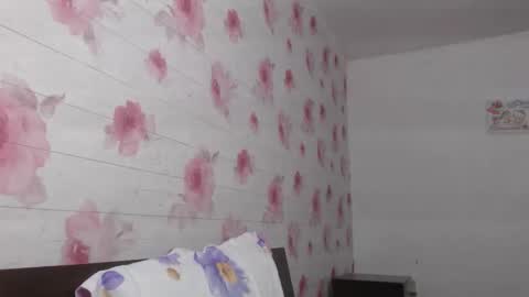 Snapshot of teressa_lovee chatting on 09.25.25 teressa_lovee online show from 09.25.25