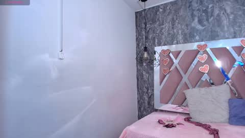 Terra Elowen online show from 09.21.25