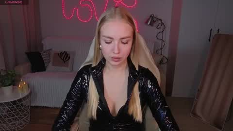 TessaHamilton online show from 02.23.26