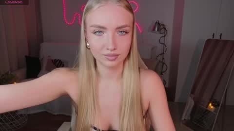 TessaHamilton online show from 03.08.26