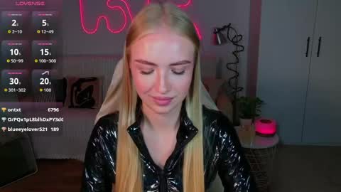 Snapshot of tessahamilton chatting on 05.31.26 TessaHamilton online show from 05.31.26