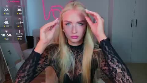 TessaHamilton online show from 08.03.26