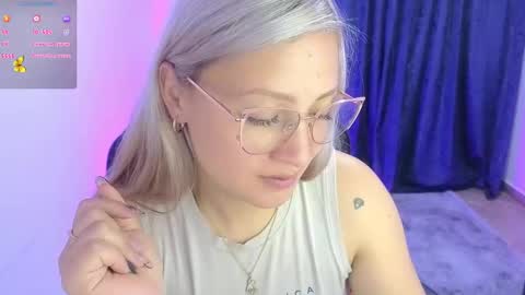 Snapshot of tessawhisnton chatting on 02.12.25 Tessy online show from 02.12.25