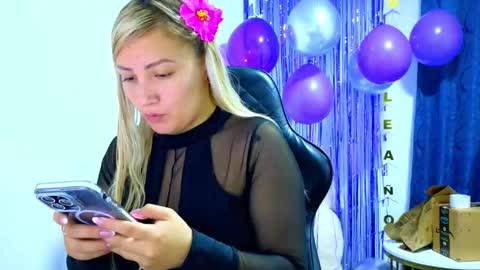 Snapshot of tessawhisnton chatting on 09.24.25 Tessy online show from 09.24.25