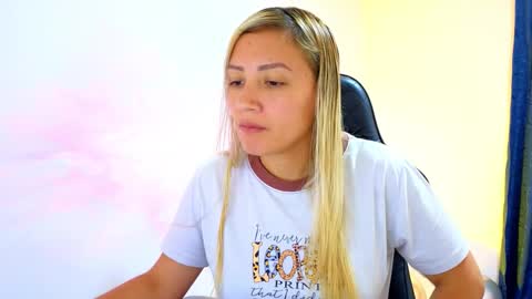 Snapshot of tessawhisnton chatting on 11.13.25 Tessy online show from 11.13.25