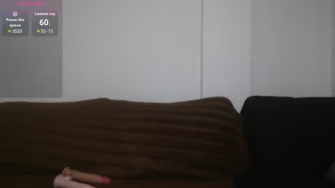 Snapshot of tetona_hot_ chatting on 02.27.26 Busty Sandra online show from 02.27.26