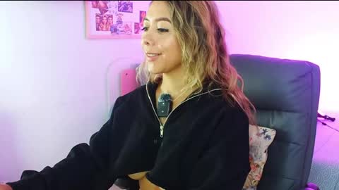 texas_curvykitten online show from 04.30.26