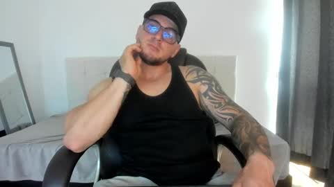 Snapshot of teylor_creed chatting on 10.13.25 teylor creed online show from 10.13.25