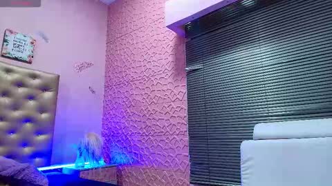 Snapshot of teylor_lovee chatting on 12.17.25 teylor_lovee online show from 12.17.25