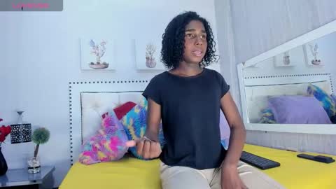 Snapshot of teylor_lovee chatting on 12.21.25 teylor_lovee online show from 12.21.25