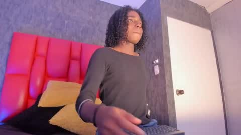 Snapshot of teylor_lovee chatting on 12.23.25 teylor_lovee online show from 12.23.25