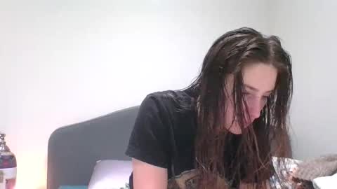 Snapshot of tfeather0532 chatting on 02.05.26 Tessa online show from 02.05.26