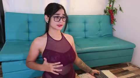 Snapshot of thalia_066 chatting on 12.27.24 thalia online show from 12.27.24