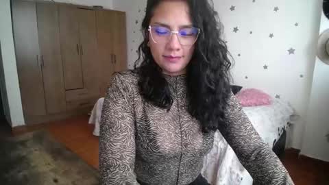 Snapshot of thaliacooper chatting on 10.17.25 online show from 10.17.25