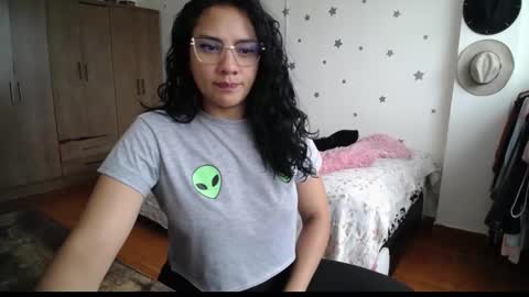 Snapshot of thaliacooper chatting on 10.28.25 online show from 10.28.25