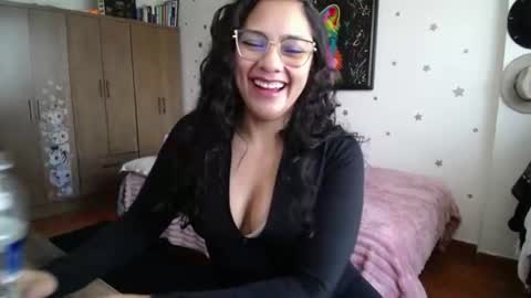 Snapshot of thaliacooper chatting on 07.24.26 online show from 07.24.26