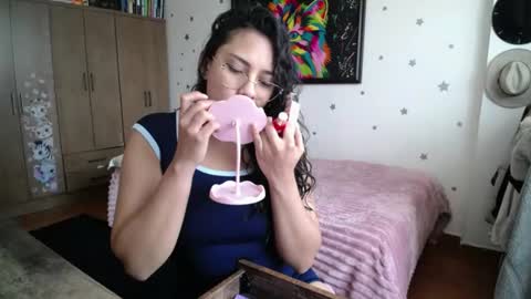Snapshot of thaliacooper chatting on 07.31.26 online show from 07.31.26