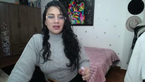 Snapshot of thaliacooper chatting on 08.08.26 online show from 08.08.26