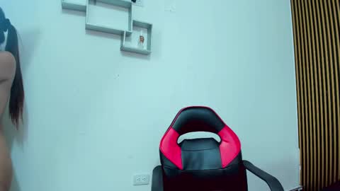 Snapshot of that_temptation chatting on 02.10.25 that_temptation online show from 02.10.25