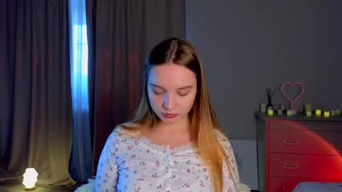 Snapshot of thatonerabbit chatting on 11.22.25 Alice online show from 11.22.25