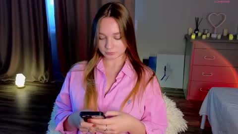 Snapshot of thatonerabbit chatting on 11.27.25 Alice online show from 11.27.25