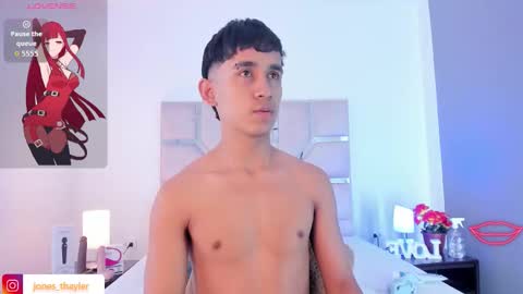 Snapshot of thayler_jones chatting on 01.19.26 Thayler online show from 01.19.26