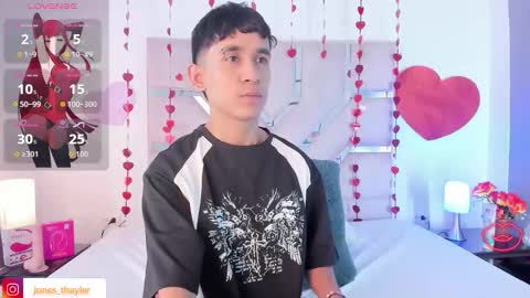 Snapshot of thayler_jones chatting on 02.19.26 Thayler online show from 02.19.26