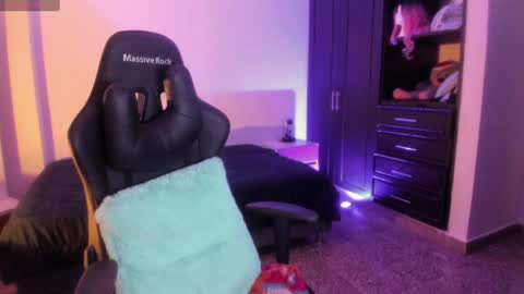 Snapshot of thays_mawakye01 chatting on 01.16.25 Paola online show from 01.16.25