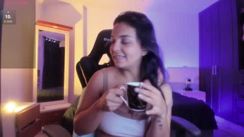 Snapshot of thays_mawakye01 chatting on 01.18.25 Paola online show from 01.18.25