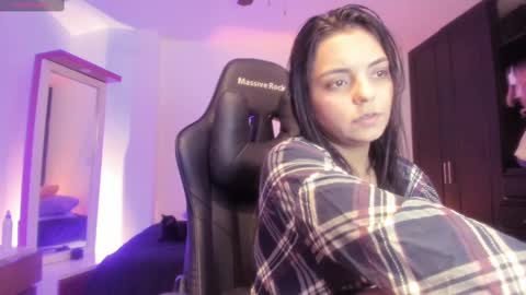 Snapshot of thays_mawakye01 chatting on 03.12.25 Paola online show from 03.12.25