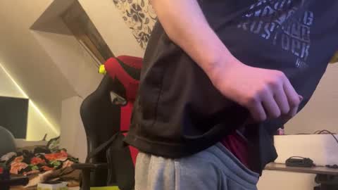 Snapshot of the420duderino chatting on 11.14.25 the420duderino online show from 11.14.25