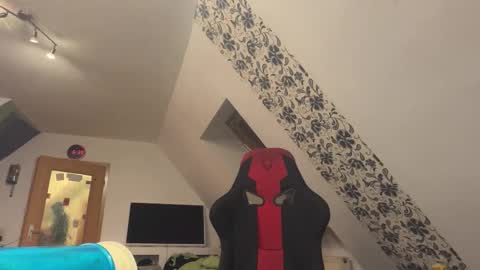 Snapshot of the420duderino chatting on 01.11.26 the420duderino online show from 01.11.26