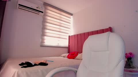 Snapshot of the__power__girls chatting on 01.18.25 nina mirley online show from 01.18.25