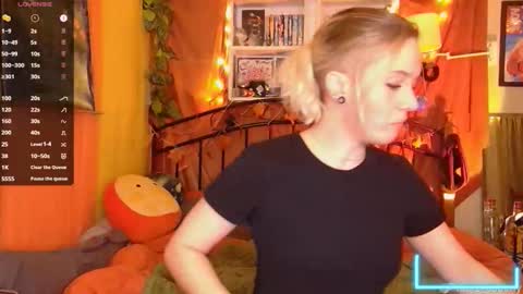 Snapshot of the_a_udacity chatting on 10.01.25 the_a_udacity online show from 10.01.25