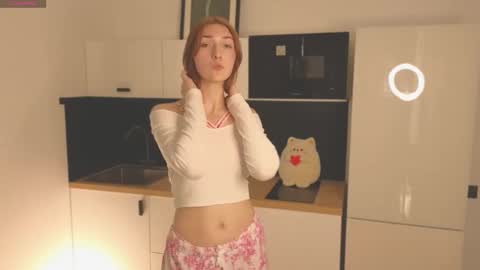 Snapshot of the_enchantres chatting on 02.18.25 Tracy online show from 02.18.25